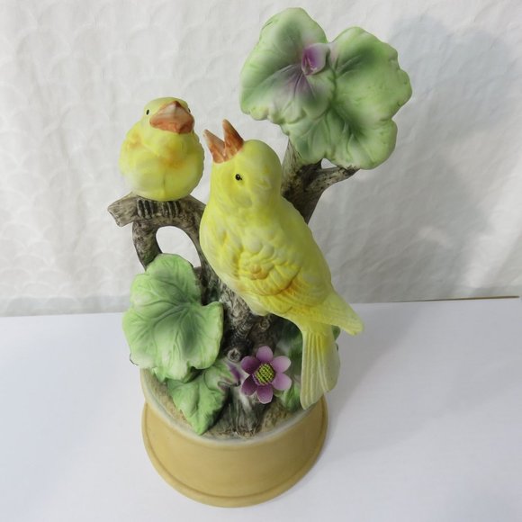 Vintage Bisque Porcelain Yellow Birds Music Box Figurine Made in Japan Working - Picture 1 of 10